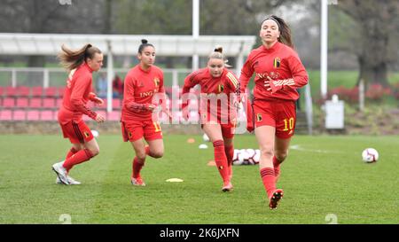 Burton Upon Trent, Großbritannien. 12. April 2022. Während des UEFA U19 Championship Women Qualification Fußballspiels zwischen Belgien und England am Veranstaltungsort St. Georgess Park in Burton Upon Trent, England. (Will Palmer/SPP) Quelle: SPP Sport Press Foto. /Alamy Live News Stockfoto