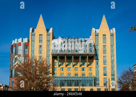 Antwerpen, Belgien, 09.10.2022, Vorderansicht des legendären Radisson Blu-Estrus im Zentrum von Antwerpen Stockfoto