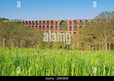 Goeltzsch Viadukt Eisenbahnbrücke in Sachsen, Deutschland - Weltgrößte backstein Brücke Stockfoto