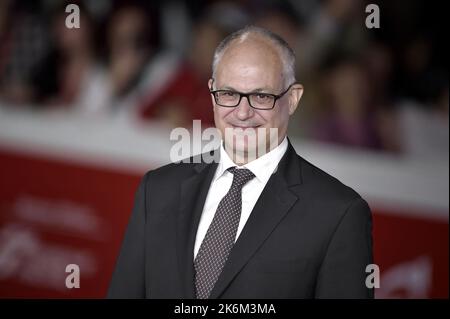 Rom, Italien. 13. Oktober 2022. Der Bürgermeister von Rom, Roberto Gualtieri, kommt auf dem roten Teppich zur Premiere von „Il Colibrì“ während des Filmfestivals 17. in Rom im Parco della Musica Auditorium in Rom, Italien, am Donnerstag, den 13. Oktober 2022. Photo Rocco Spaziani/UPI Credit: UPI/Alamy Live News Stockfoto