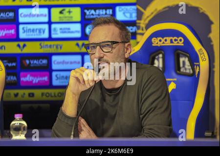 Verona, Italien. 14. Oktober 2022. Maurizio Setti Vorsitzender des FC Hellas Verona bei der Vorstellung des neuen Cheftrainers von Hellas Verona, Salvatore Bocchetti. Serie A Tim 2022-23 Hauptsitz von Hellas Verona, Verona, Italien, am 14. Oktober 2022. Kredit: Unabhängige Fotoagentur/Alamy Live Nachrichten Stockfoto