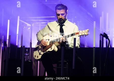 Brixia, Italien. 14.. Oktober 2022. Die italienische Band von Negramaro spielt live im Gran Teatro Morato für ihre Unplugged European Tour 2022 Stockfoto