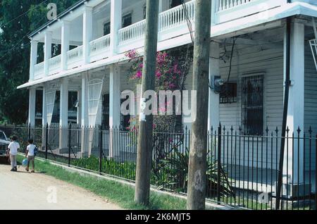 Belize City - Chancery Office Building - 1981, Vereinigte Staaten Fotos im Zusammenhang mit Botschaften, Konsulaten und anderen Überseegebäuden Stockfoto