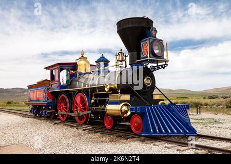 Die Central Pacific Railroad #60, der Jupiter, liegt auf den Schienen an der Golden Spike National Historic Site am Promontory Summit in Utah. Am 10. Mai 1869 wurde das Stockfoto