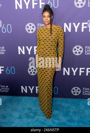 New York, USA. 14. Oktober 2022. Die Schauspielerin Gabrielle Union im Kleid von Prada nimmt am 14. Oktober 2022 an der Weltpremiere von „The Inspection“ während des New York Film Festivals in der Alice Tully Hall in New York Teil. (Foto von Lev Radin/Sipa USA) Quelle: SIPA USA/Alamy Live News Stockfoto