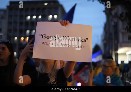 Athen, Attika, Griechenland. 14. Oktober 2022. Ukrainer protestieren in Athen gegen den Krieg in der Ukraine und die russische Invasion. Sie feiern auch den Tag der Verteidiger der Ukraine. (Bild: © George Panagakis/Pacific Press via ZUMA Press Wire) Bild: ZUMA Press, Inc./Alamy Live News Stockfoto