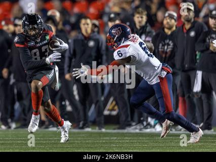 Kanada. 14. Oktober 2022. (Ottawa, Kanada ---14. Oktober 2022) Tevaun Smith (83) der Ottawa Redblacks in einem regulären Saison Canadian Football League (CFL) Spiel zwischen den Montreal Alouettes an den Ottawa Redblacks. Quelle: Sean Burges/Alamy Live News Stockfoto