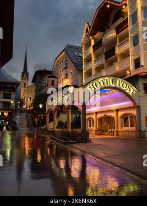 Ischgl, Österreich - 25. Juli 2022: Hotel Post im touristischen Skigebiet Ischgl in tirol Stockfoto