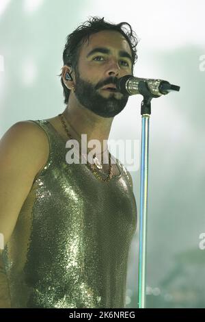 Bologna, Italien. 14. Oktober 2022. Der italienische Sänger Marco Mengoni bei seinem Auftritt in Bologna, Italien, am 14. Oktober 2022. Foto: Michele Nucci Kredit: Independent Photo Agency Srl/Alamy Live News Stockfoto