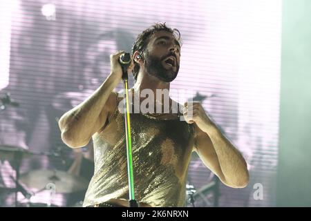 Bologna, Italien. 14. Oktober 2022. Der italienische Sänger Marco Mengoni bei seinem Auftritt in Bologna, Italien, am 14. Oktober 2022. Foto: Michele Nucci Kredit: Independent Photo Agency Srl/Alamy Live News Stockfoto