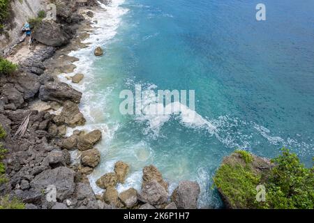 Luftaufnahme des Balangan Beach und des Ozeans. Bukit, Bali, Indonesien. Stockfoto
