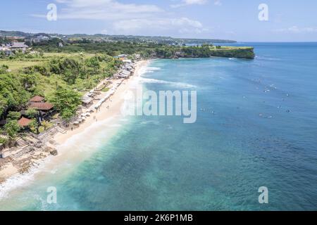 Luftaufnahme des Balangan Beach und des Ozeans. Bukit, Bali, Indonesien. Stockfoto