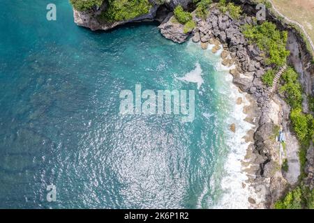 Luftaufnahme des Balangan Beach und des Ozeans. Bukit, Bali, Indonesien. Stockfoto