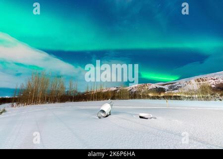 Nordlichter über dem Campingplatz, nordöstliche Region, Island, Europa. Stockfoto