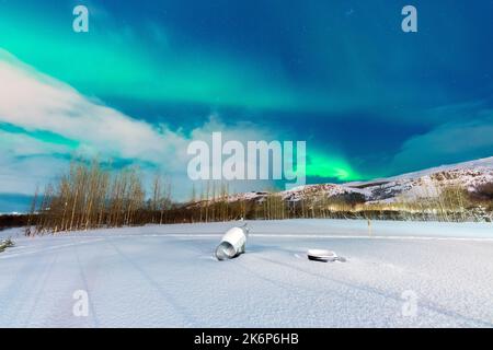 Nordlichter über dem Campingplatz, nordöstliche Region, Island, Europa. Stockfoto