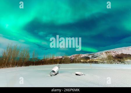 Nordlichter über dem Campingplatz, nordöstliche Region, Island, Europa. Stockfoto