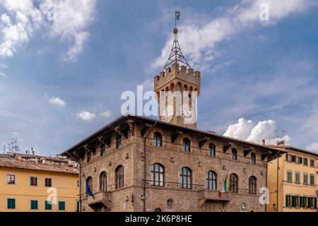 Blick auf den Palazzo Pretorio im historischen Zentrum von Figline Valdarno, Florenz, Italien Stockfoto