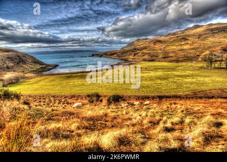 Halbinsel von Ardamurchan, Schottland. Künstlerische Sicht auf die Küste von Ardamurchan bei Camas nan Geall (Bucht der Fremden). Stockfoto