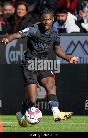 Aaron Rowe #20 von Huddersfield Town während des Sky Bet Championship-Spiels Rotherham United gegen Huddersfield Town im AESSEAL New York Stadium, Rotherham, Großbritannien, 15.. Oktober 2022 (Foto von Steve Flynn/News Images) Stockfoto