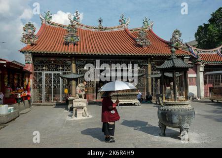 George Town, Malaysia - Oktober 2022: Blick auf den Tempel der Göttin der Barmherzigkeit Penang, einen der ältesten chinesischen Tempel in Penang. Stockfoto