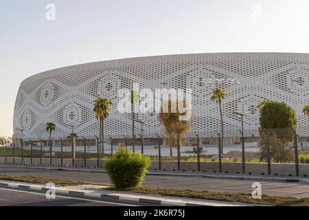 Al-Thumama Stadium ist ein Fußballstadion in Al Thumama, Katar. Rechtzeitig zur FIFA Fußball-Weltmeisterschaft 2022 in Katar wird es ein Austragungsort sein. Stockfoto