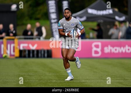 Barnett, Großbritannien. 15. Oktober 2022. Premiership Rugby. Saracens V Bath Rugby. StoneX Stadium. Barnett. Joe Cokanasiga (Bath) während des Rugby-Spiels von Saracens V Bath Gallagher Premiership. Kredit: Sport In Bildern/Alamy Live Nachrichten Stockfoto