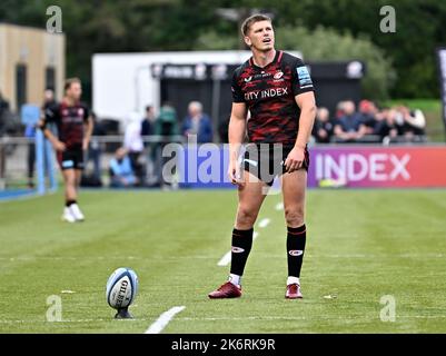 Barnett, Großbritannien. 15. Oktober 2022. Premiership Rugby. Saracens V Bath Rugby. StoneX Stadium. Barnett. Owen Farrell (Saracens, Kapitän) bereitet sich auf den Kick während des Rugby-Rugby-Spiels von Saracens V Bath Gallagher Premiership vor. Kredit: Sport In Bildern/Alamy Live Nachrichten Stockfoto
