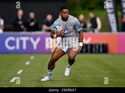 Barnett, Großbritannien. 15. Oktober 2022. Premiership Rugby. Saracens V Bath Rugby. StoneX Stadium. Barnett. Joe Cokanasiga (Bath) während des Rugby-Spiels von Saracens V Bath Gallagher Premiership. Kredit: Sport In Bildern/Alamy Live Nachrichten Stockfoto