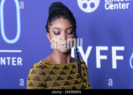 New York, Usa. 14. Oktober 2022. Die Schauspielerin Gabrielle Union im Kleid von Prada nimmt an der Weltpremiere von „The Inspection“ während des New York Film Festivals in der Alice Tully Hall Teil (Foto: Lev Radin/Pacific Press) Quelle: Pacific Press Media Production Corp./Alamy Live News Stockfoto