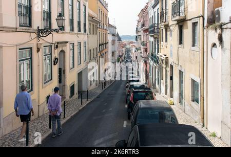 Straßenszene Bario Alto, Lissabon, Portugal Stockfoto