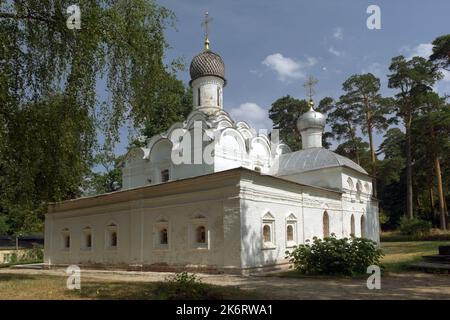 Die Kirche des Erzengels Michael im Gutsmuseum Archangelskoe, Moskau, Russland. Die Kirche wurde 1660-1667 erbaut Stockfoto