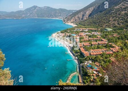 Mittelmeerküste in Kidrak Nachbarschaft von Oludeniz Beach Resort im Fethiye Bezirk der Mugla Provinz der Türkei. Stockfoto