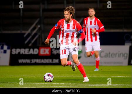 Lyngby, Dänemark. 14., Oktober 2022. Lucas Andersen (10) von Aalborg Boldklub wurde während des dänischen Superliga-Spiels 3F zwischen Lyngby Boldklub und Aalborg Boldklub im Lyngby Stadion in Lyngby gesehen. (Foto: Gonzales Photo - Tobias Jorgensen). Stockfoto