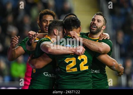 Jeremiah Nanai aus Australien feiert seinen Versuch beim Rugby League World Cup 2021 Spiel Australien gegen Fidschi im Headingley Stadium, Leeds, Großbritannien, 15.. Oktober 2022 (Foto von Craig Thomas/News Images) Stockfoto