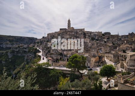 Panoramablick auf den Sasso Barisano vom Kloster des Heiligen Agostino in Matera Stockfoto