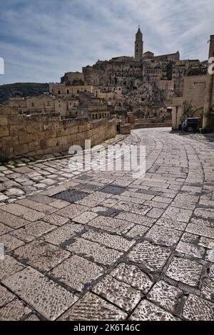 Panoramablick auf den Sasso Barisano vom Kloster des Heiligen Agostino in Matera Stockfoto