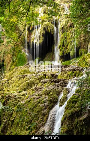 Die Krushuna Wasserfälle, befindet sich in Bulgarien sind die längsten Wasserfälle Kaskade auf Balkan-Halbinsel Stockfoto