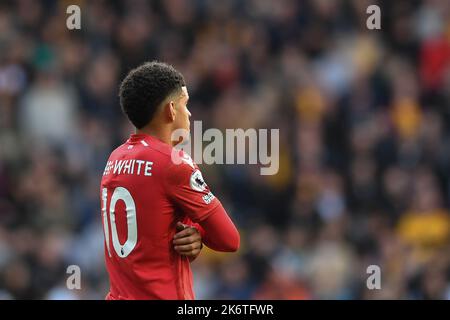 Wolverhampton, Großbritannien. 15. Oktober 2022. Morgan Gibbs-White #10 von Nottingham Forest während des Premier League-Spiels Wolverhampton Wanderers gegen Nottingham Forest in Molineux, Wolverhampton, Großbritannien, 15.. Oktober 2022 (Foto von Mike Jones/News Images) in Wolverhampton, Großbritannien am 10/15/2022. (Foto von Mike Jones/News Images/Sipa USA) Quelle: SIPA USA/Alamy Live News Stockfoto