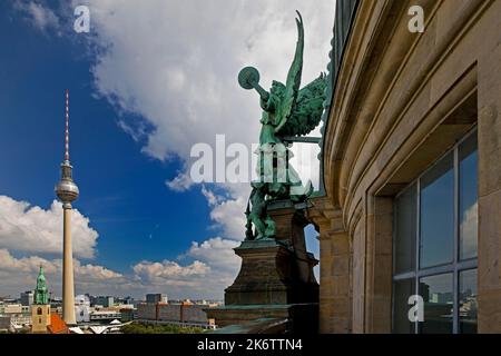 Der Fernsehturm von der Aussichtsplattform des Berliner Doms, Mitte, Berlin, Deutschland Stockfoto