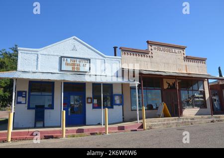 Chloride, Arizona, USA - 3. September 2022: Historische Gebäude in der Geisterstadt des Silberbergbaus Stockfoto