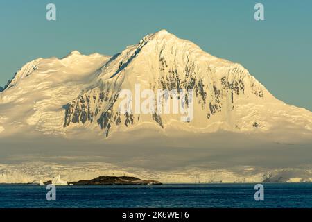 mt. william bei Sonnenuntergang. anvers Island. antarktische Halbinsel. Antarktis Stockfoto