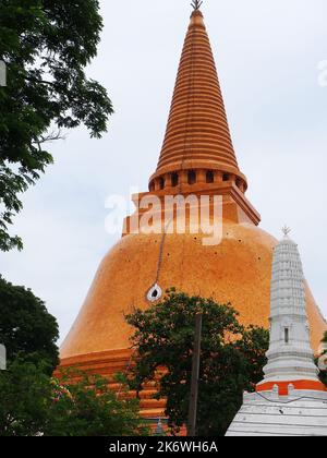 Phra Prathomchedi bei Nakhon pathom. Der größte Pogoda in der Geschichte Thailands.Nakhon Pathom, Thailand, 8.. Mai 2022 Stockfoto