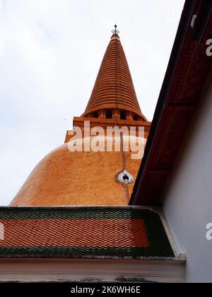 Phra Prathomchedi bei Nakhon pathom. Der größte Pogoda in der Geschichte Thailands.Nakhon Pathom, Thailand, 8.. Mai 2022 Stockfoto