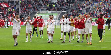 Düsseldorf, Deutschland. 15. Oktober 2022. firo : 15.10.2022, Fußball, Fußball, 2. Liga, 2. Bundesliga, Saison 2022/2023, Fortuna Düsseldorf - 1.FC Nürnberg, FCN 0: 1 Jubel, letzte Jubel der Nürnberger Spieler vor den Fans Credit: dpa/Alamy Live News Stockfoto