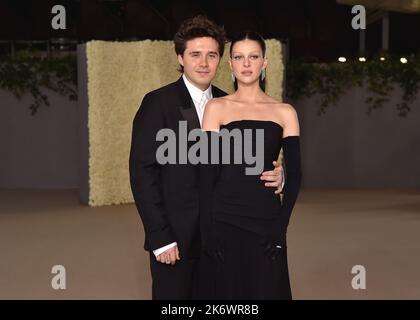 Los Angeles, USA. 15. Oktober 2022. Brooklyn Beckham und Nicola Peltz laufen auf dem roten Teppich bei der zweiten jährlichen Academy Museum Gala am 15. Oktober 2022 im Academy Museum of Motion Pictures in Los Angeles, CA. (Foto von Scott Kirkland/Sipa USA) Quelle: SIPA USA/Alamy Live News Stockfoto