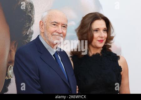 Michael Wilson und Barbara Broccoli, Till - UK Premiere, BFI London Film Festival, Southbank Centre, Royal Festival Hall, London, UK, 15. Oktober 2022, Stockfoto