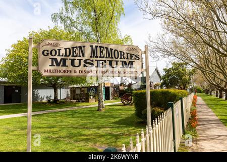 Millthorpe Stadt in New South Wales und Golden Memories Museum im Stadtzentrum von Millthorpe, NSW, regionales Australien Stockfoto