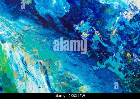 Klassische blaue Farbe des Jahres 2020. Abstrakte flüssige Acrylmalerei. Moderne Kunst. Marmorter blauer abstrakter Hintergrund. Muster aus flüssigem Marmor. Acryl Stockfoto