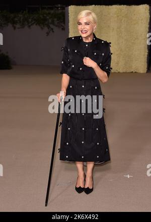 Los Angeles, USA. 15. Oktober 2022. Selma Blair läuft auf dem roten Teppich bei der zweiten jährlichen Academy Museum Gala am 15. Oktober 2022 im Academy Museum of Motion Picturs in Los Angeles, CA. (Foto von Scott Kirkland/Sipa USA) Quelle: SIPA USA/Alamy Live News Stockfoto