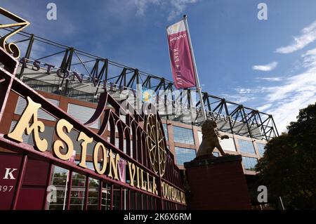 Birmingham, Großbritannien. 16. Oktober 2022. Eine allgemeine Ansicht des Stadions vor dem Premier League-Spiel in Villa Park, Birmingham. Bildnachweis sollte lauten: Darren Staples/Sportimage Credit: Sportimage/Alamy Live News Stockfoto